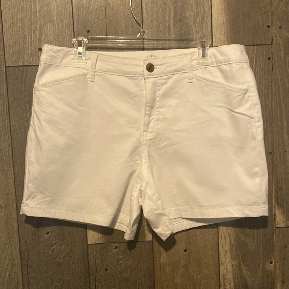 St. John’s Bay Women’s Short’s. White Size 12.